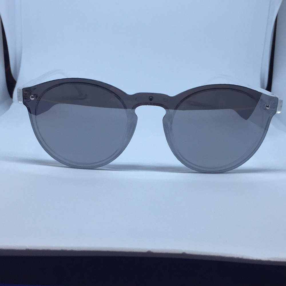 Robin Ruth ‘Omare’ Silver Sunglasses - Picture 2 of 2